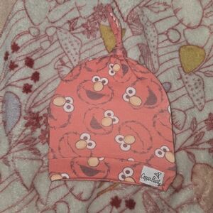 Copper Pearl Top Knot Baby Hat Elmo Print 0-4 Month Size NWOT